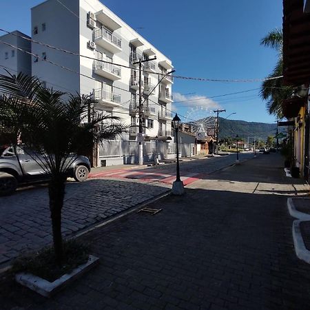 Agito E Sossego Na Rua Mais Charmosa De Ubatuba Pelo Google Eksteriør billede