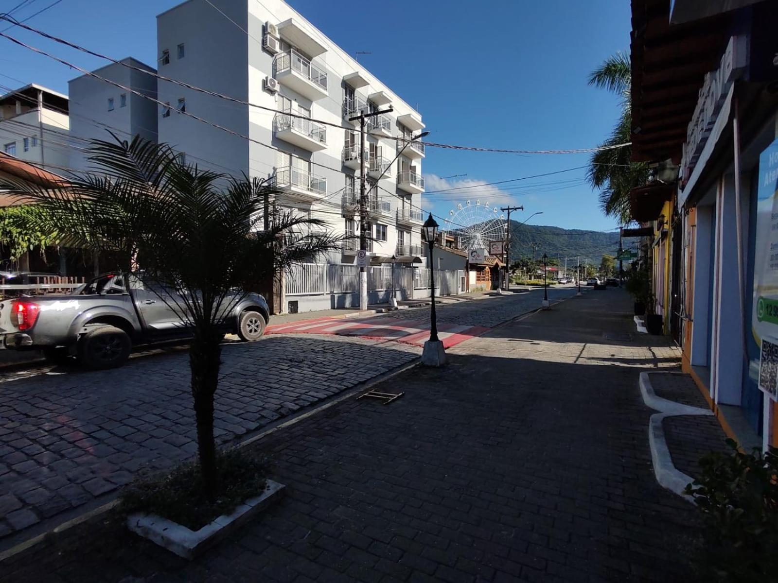 Agito E Sossego Na Rua Mais Charmosa De Ubatuba Pelo Google Eksteriør billede